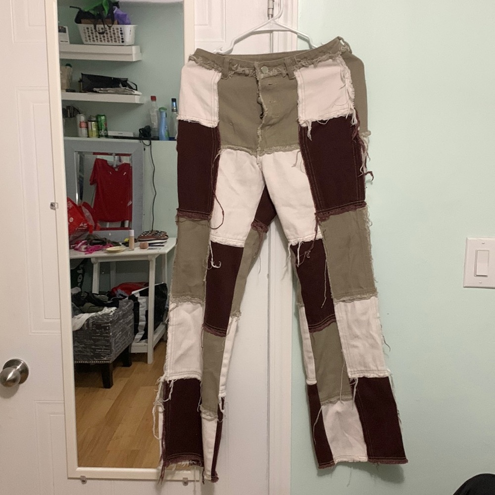 Quilt print mom jeans- never worn